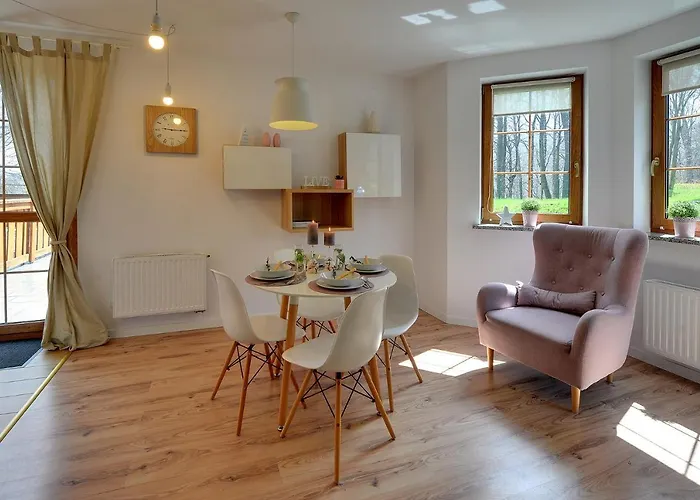 Sun & Lesny Dom Apartment